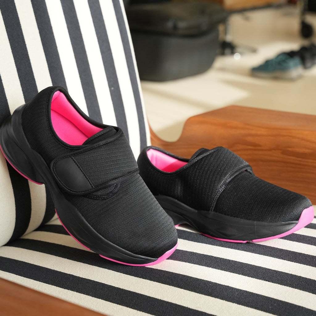 grey walking shoes-freya confortável