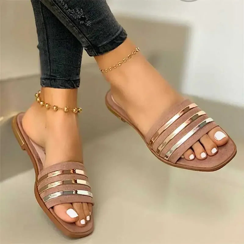 rasteira lady com detalhes dourados confortável