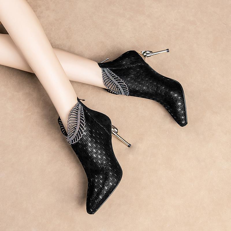 Bota Feminina De Cano Curto