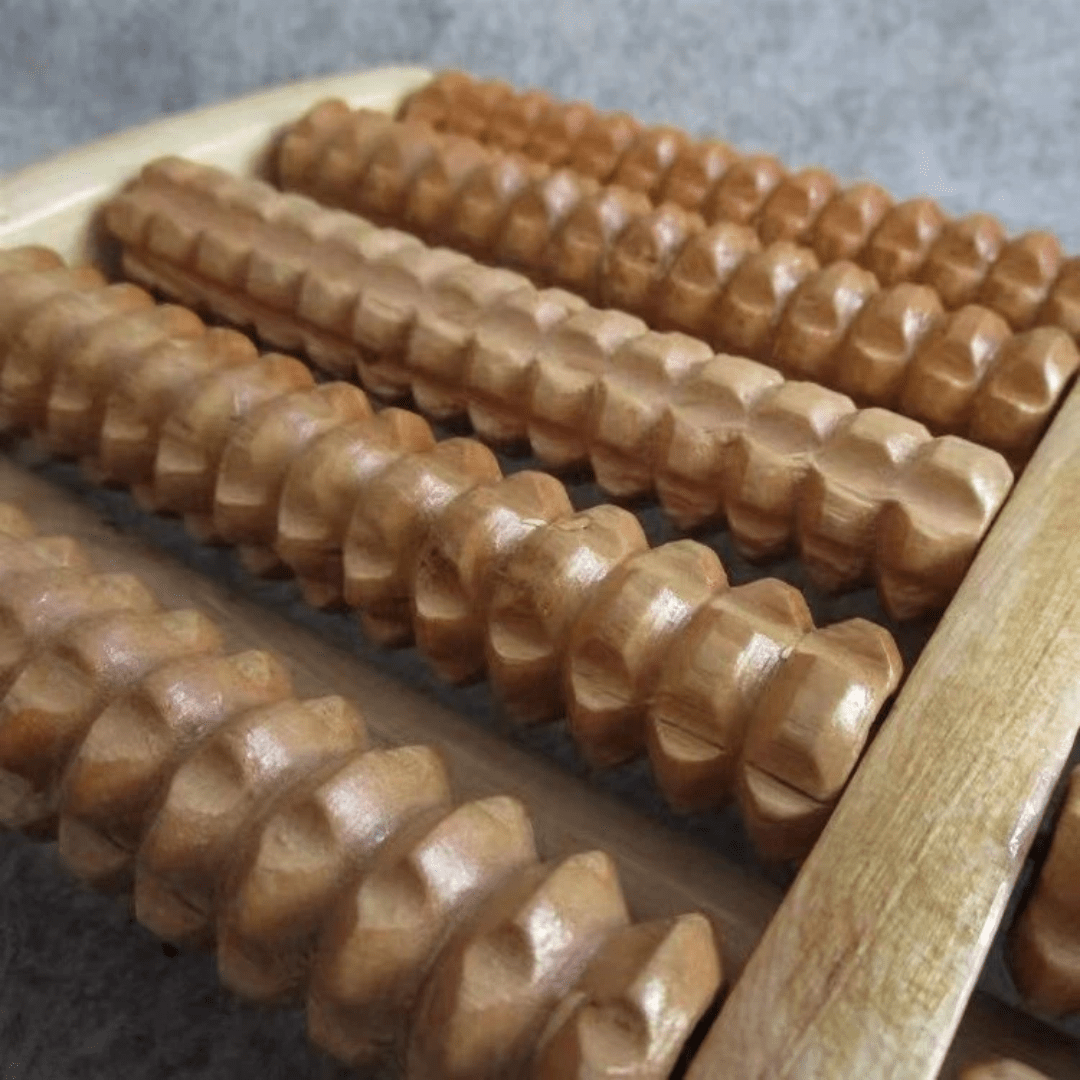 Massageador de Pés em Madeira Natural – Alívio Ergonômico e Portátil