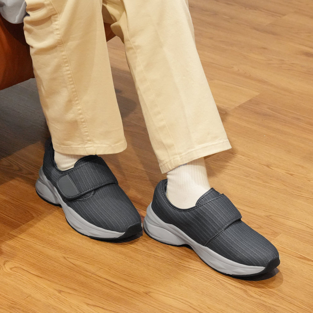 grey walking shoes-freya confortável